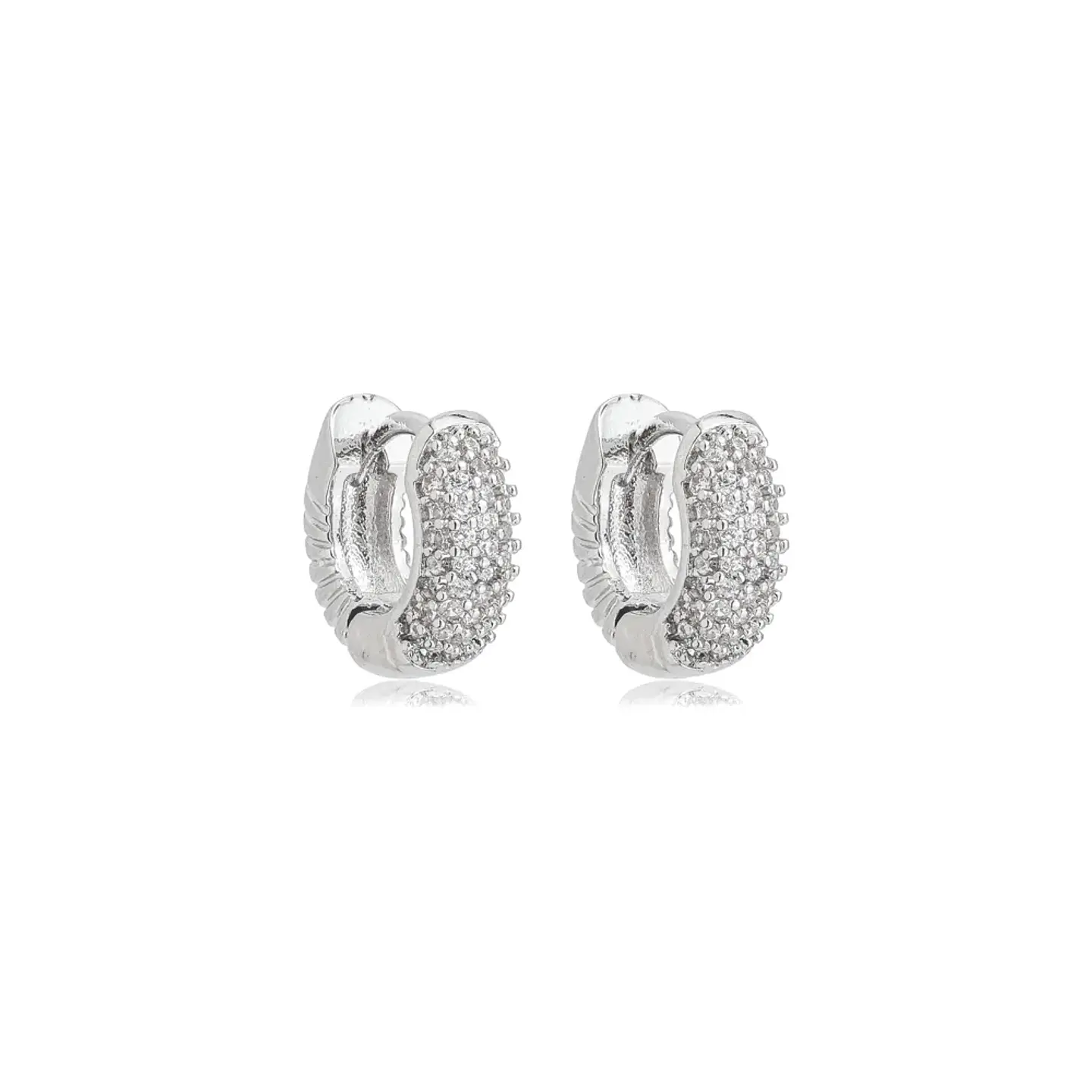 Brinco Argola Pequena Cinco Fileiras Cravejadas com Riscos Atrás Ródio Branco 1