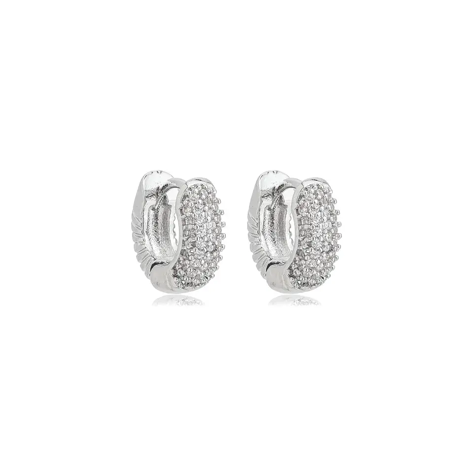 Brinco Argola Pequena Cinco Fileiras Cravejadas com Riscos Atrás Ródio Branco 1