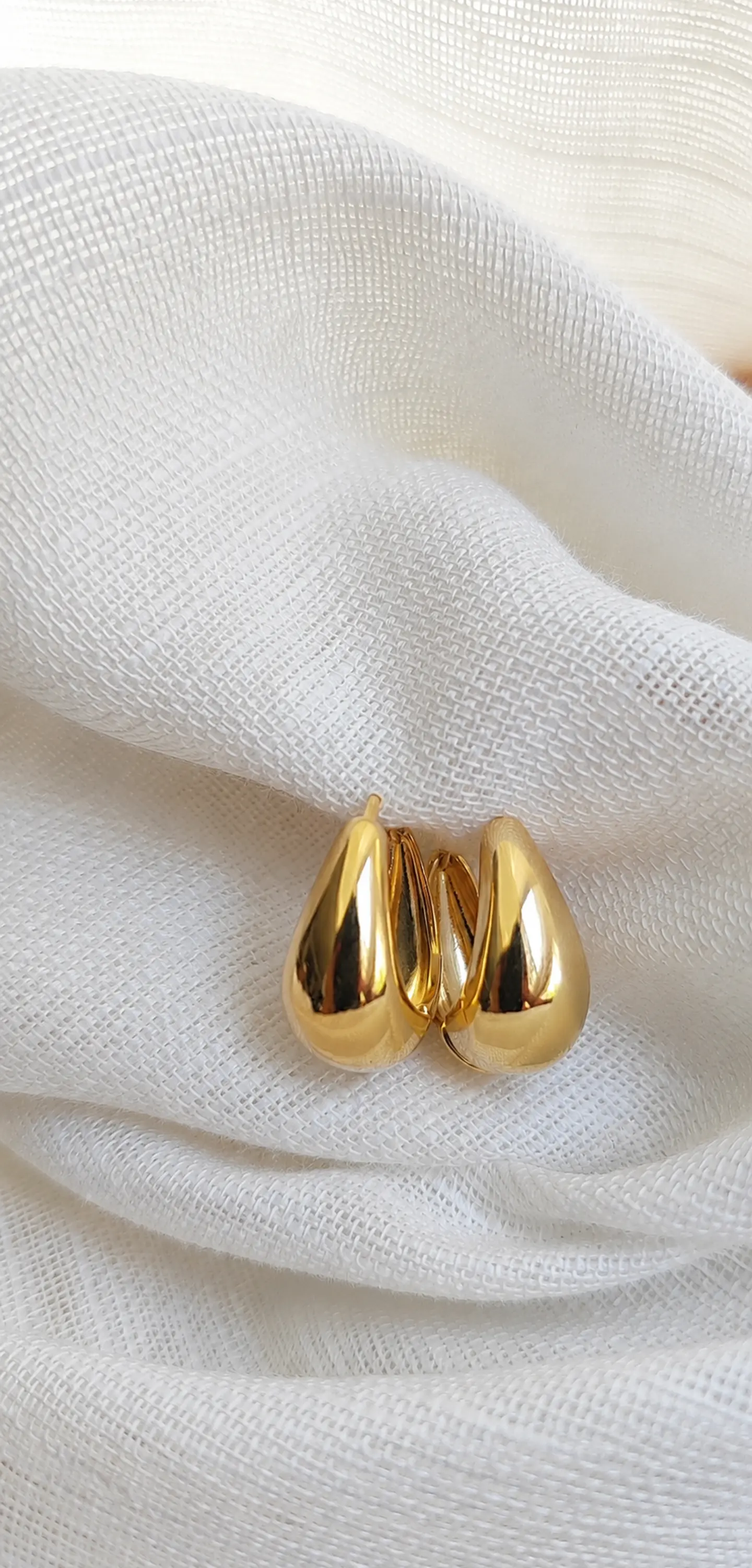 Brincos gota liso Banhado a ouro 1