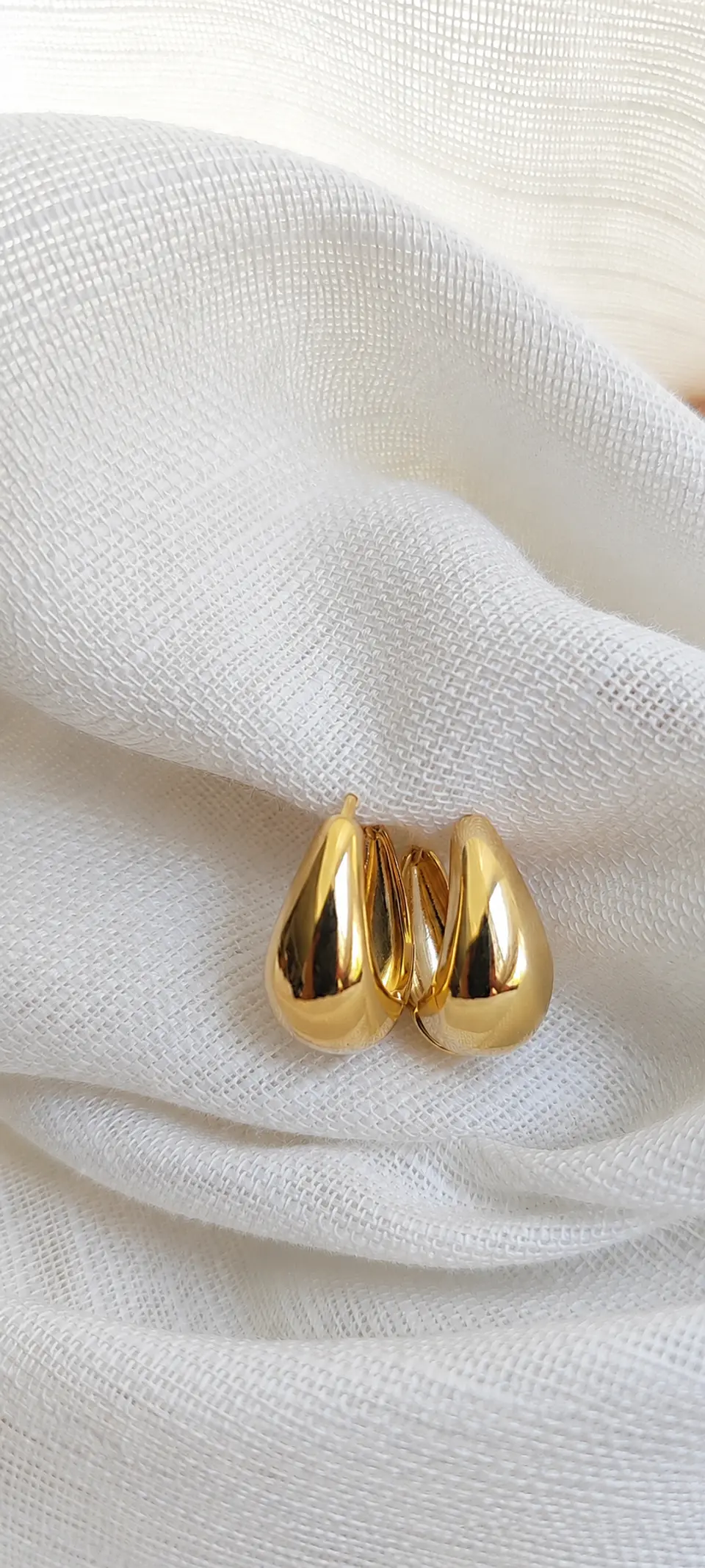 Brincos gota liso Banhado a ouro 1