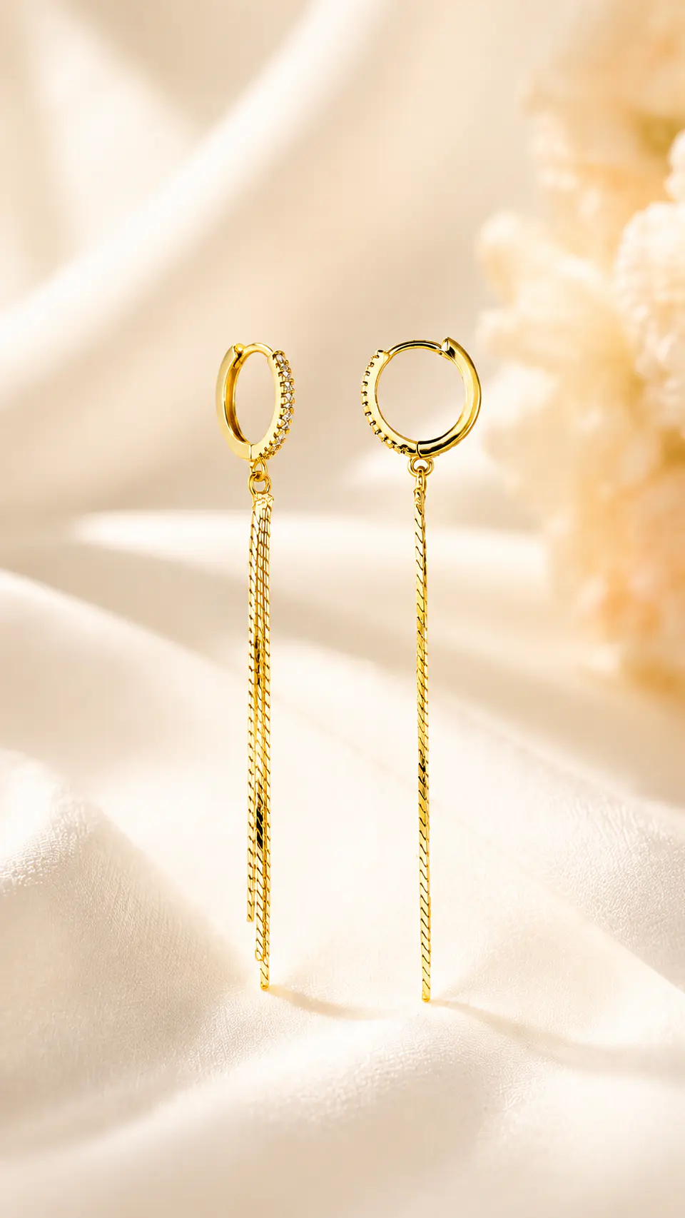 Brincos de argola com zircônias e 3 fios Banhado a ouro 3