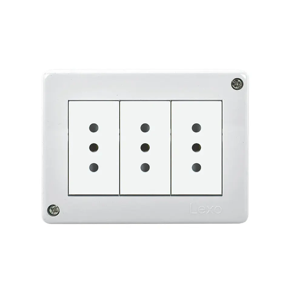 CASQUETE IP20 CON TOMACORRIENTE TRIPLE 10A 250V BLANCO 2