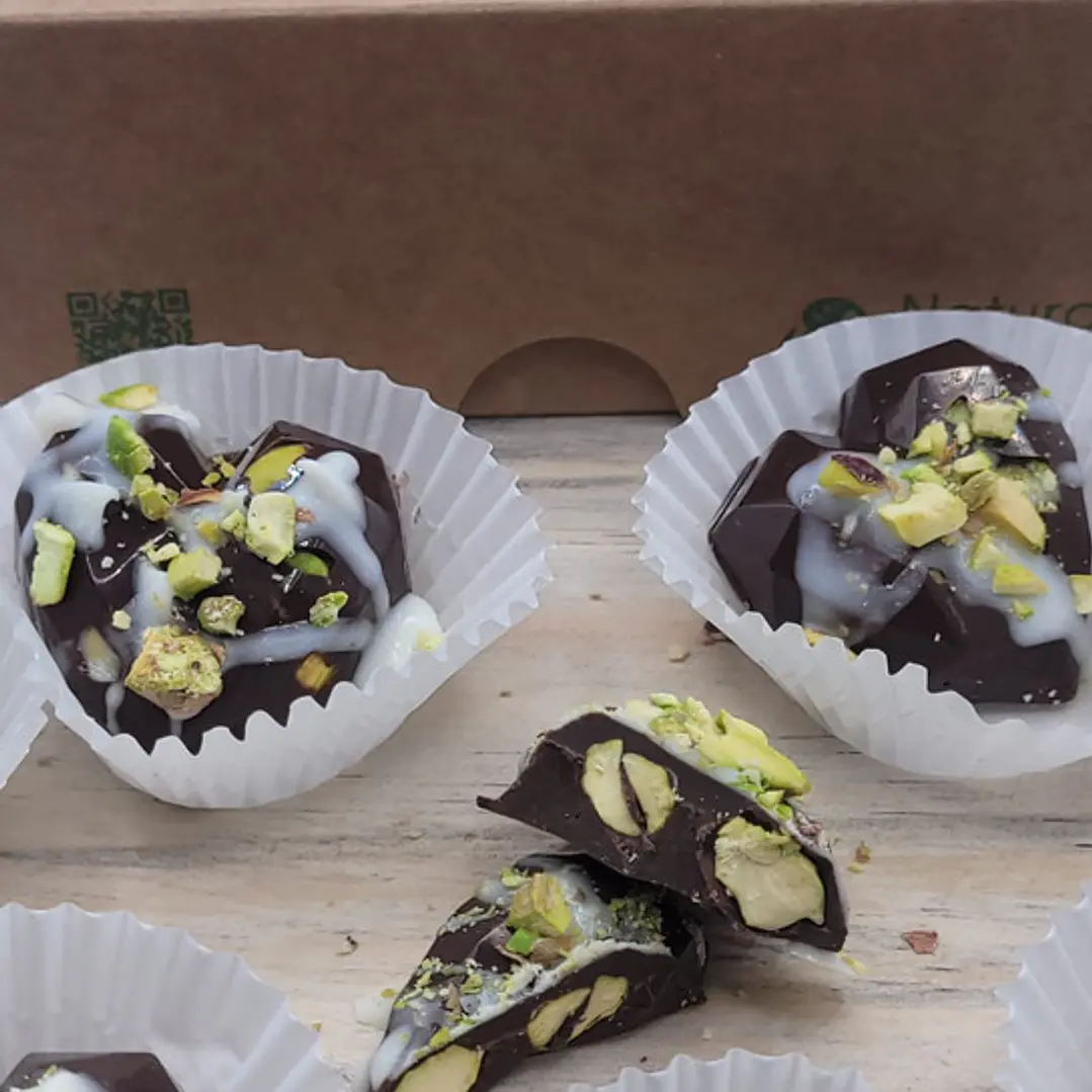 Bombón Corazón de Pistacho Chocolate Dark 8 unidades 5