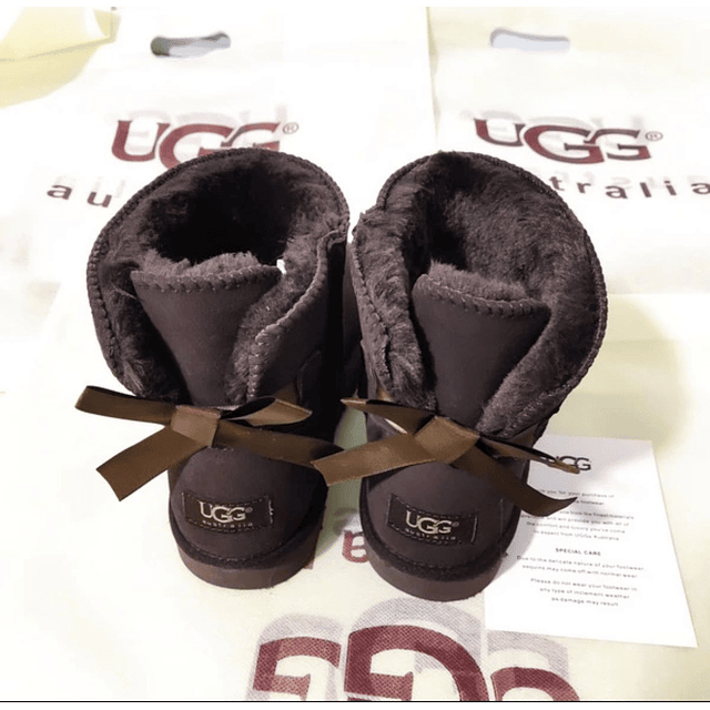 Botas UGG lazo