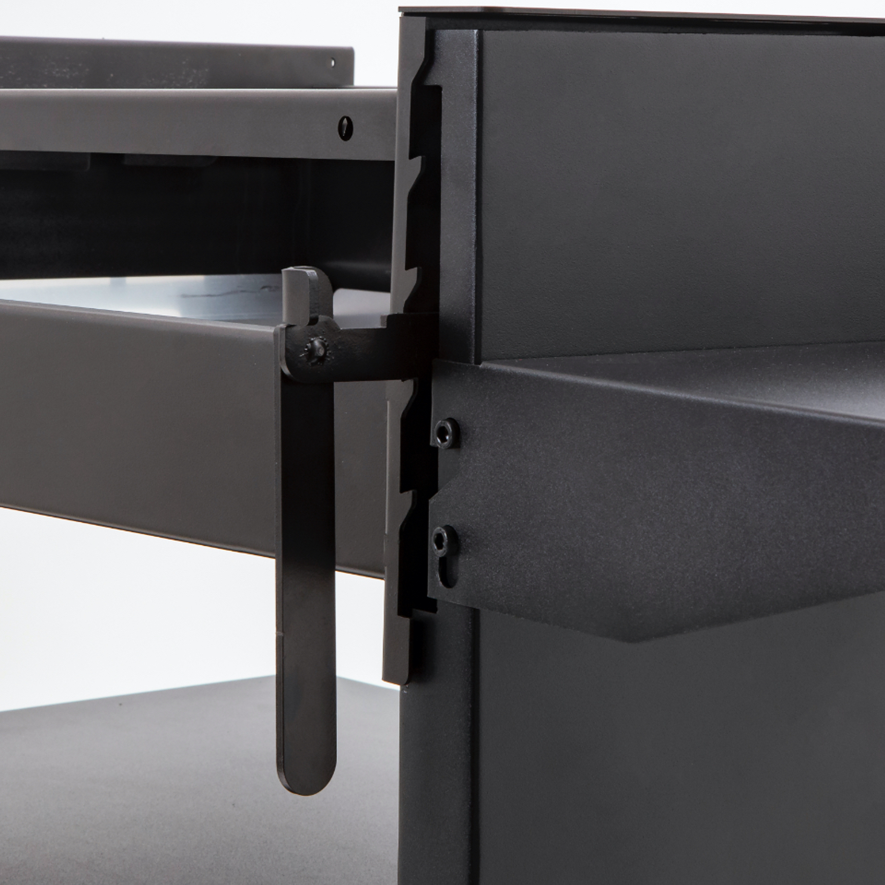 Parrilla a carbón Alerce Full Negra