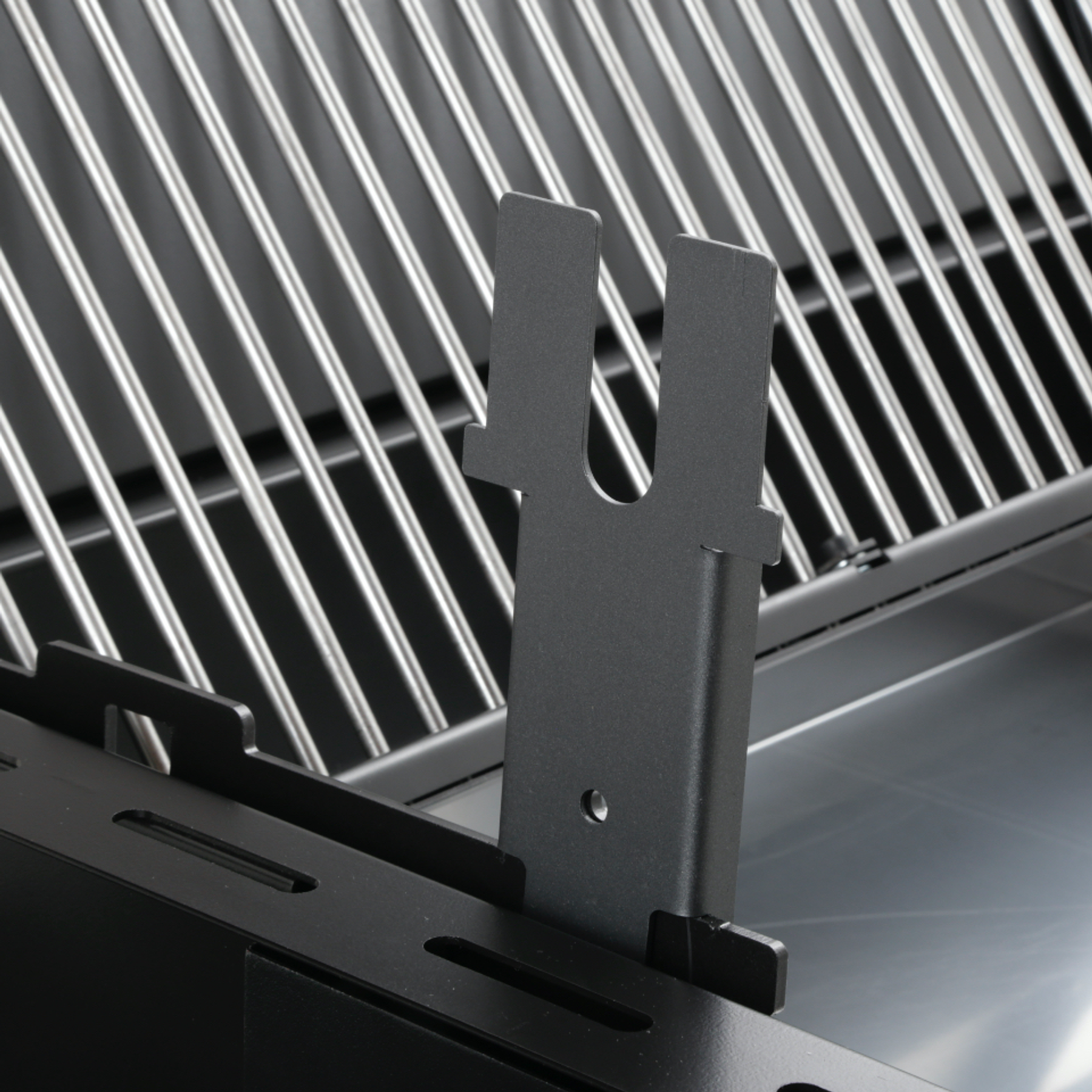 Parrilla a carbón Alerce Full Negra