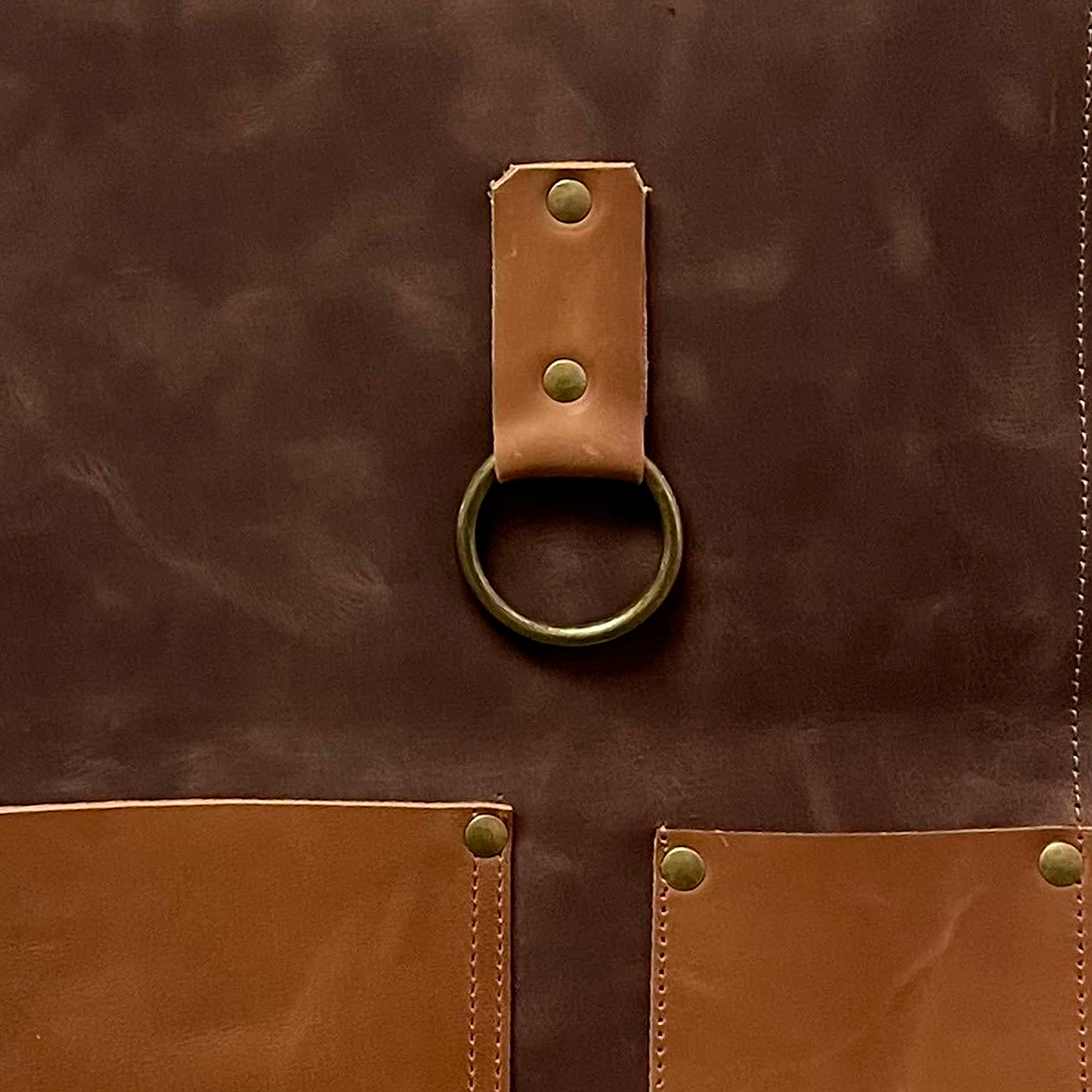 Pechera de Cuero Parrillera Café