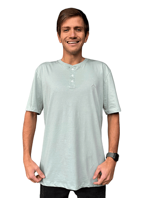 POLERA MANGA CORTA HOMBRE HENLEY VERDE SAGE