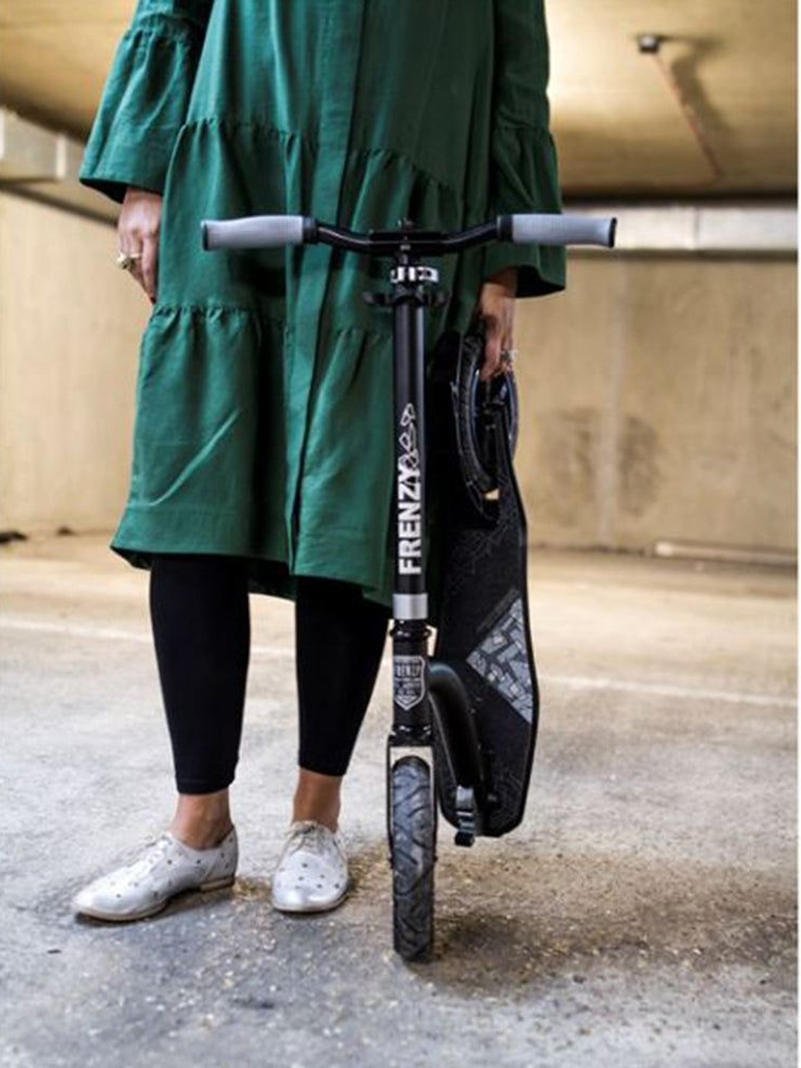 Scooter Frenzy Pneumatic Black Adulto 7