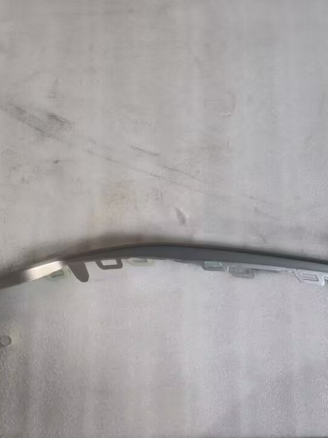 BISEL DERECHO LUZ DIA TIGGO 5 PRO 1