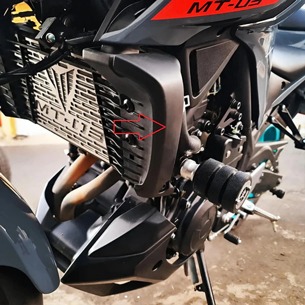 Tapa Lateral Izquierda Cubre Radiador Yamaha Mt03a Original Original
