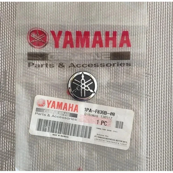 Logo Emblema Trasero Cola Yamaha R3/a Mt03/a Original 2