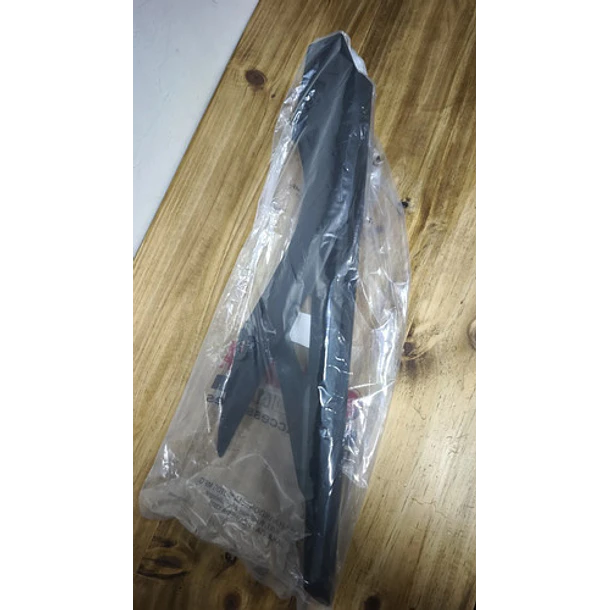 Cubre Cadena Yamaha R3 R3a Mt03 Mt03a Original 7
