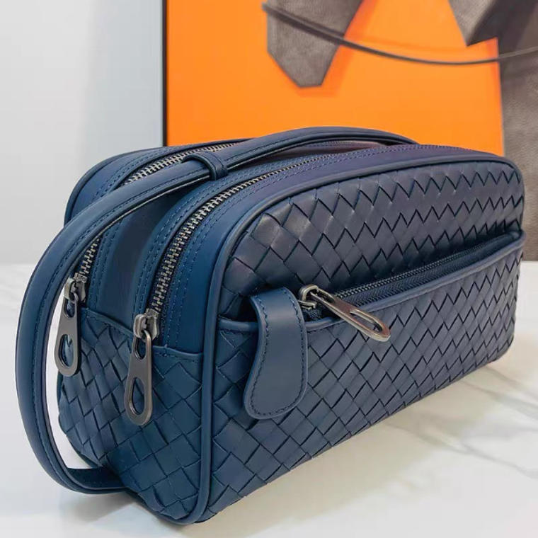 보테가 베네타 나파 인트레치아토 비즈니스 클러치  2