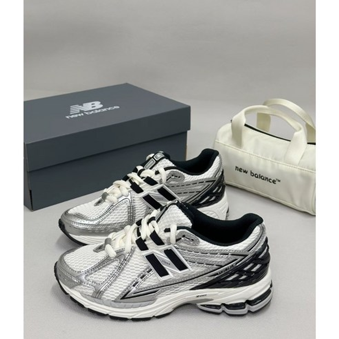 뉴발란스 1906r 실버 메탈릭 블랙 러닝화 키높이운동화 발편한운동화 M1906RA 1