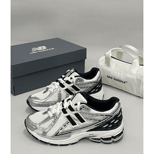 뉴발란스 1906r 실버 메탈릭 블랙 러닝화 키높이운동화 발편한운동화 M1906RA