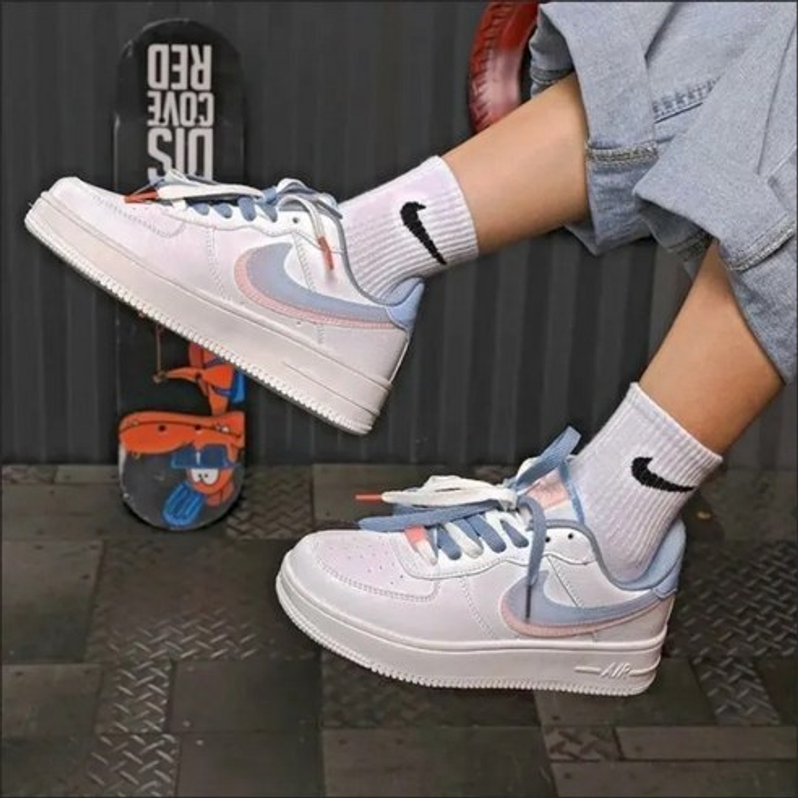 나이키 에어포스 1 LV8 더블 스우시 CW1574-100 1