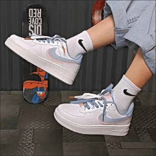 나이키 에어포스 1 LV8 더블 스우시 CW1574-100