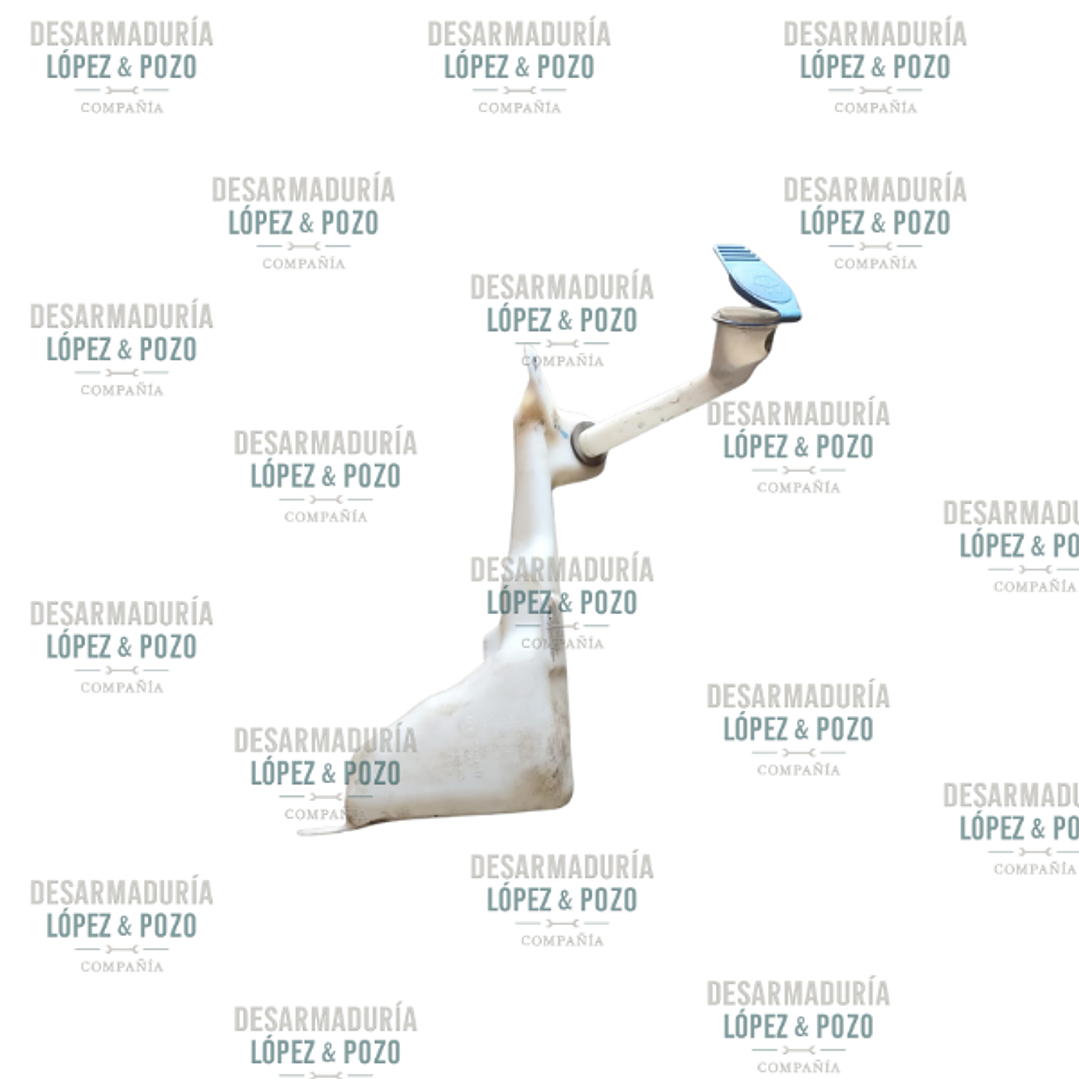 DEPOSITO LIMPIAPARABRISAS VOLKSWAGENAMAROK 2011-2019 1