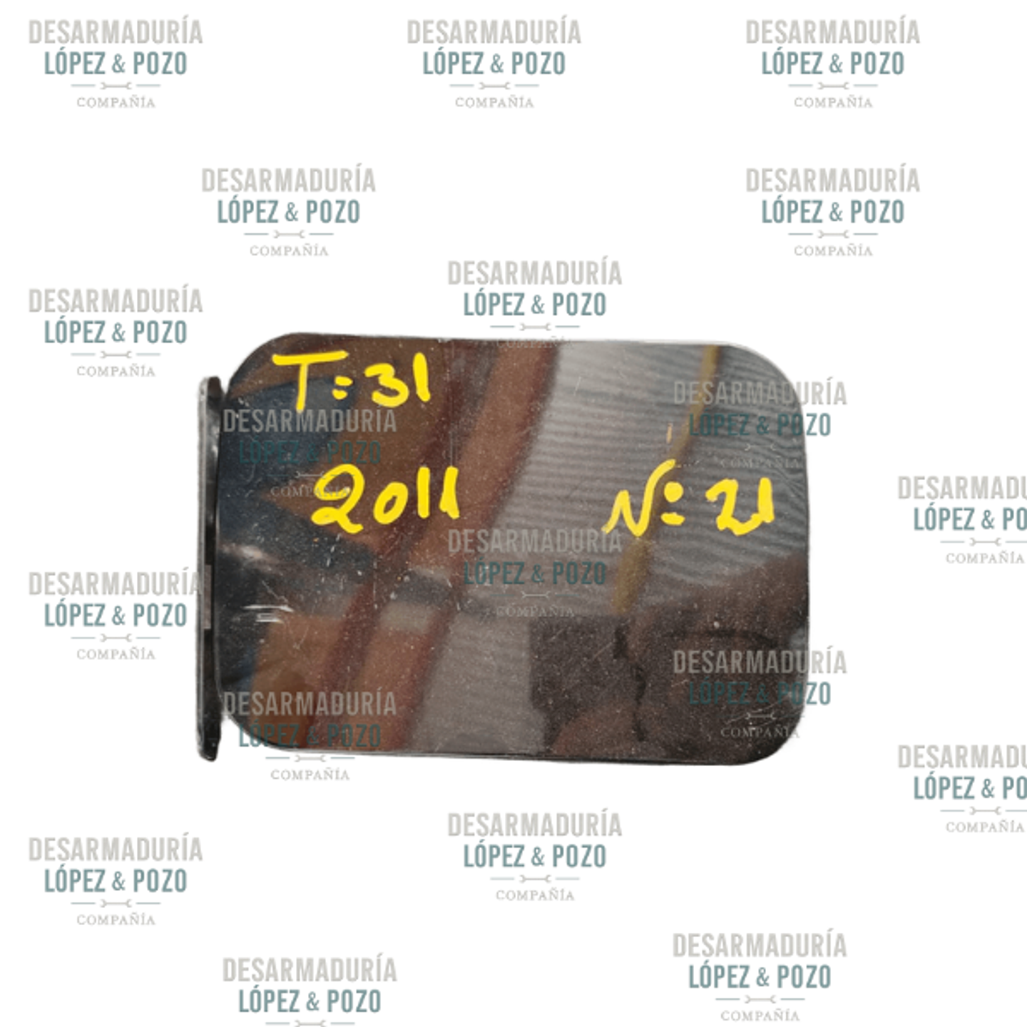 TAPA EXTERIOR DE BENCINA NISSAN XTRAIL T31 2019-2020 1