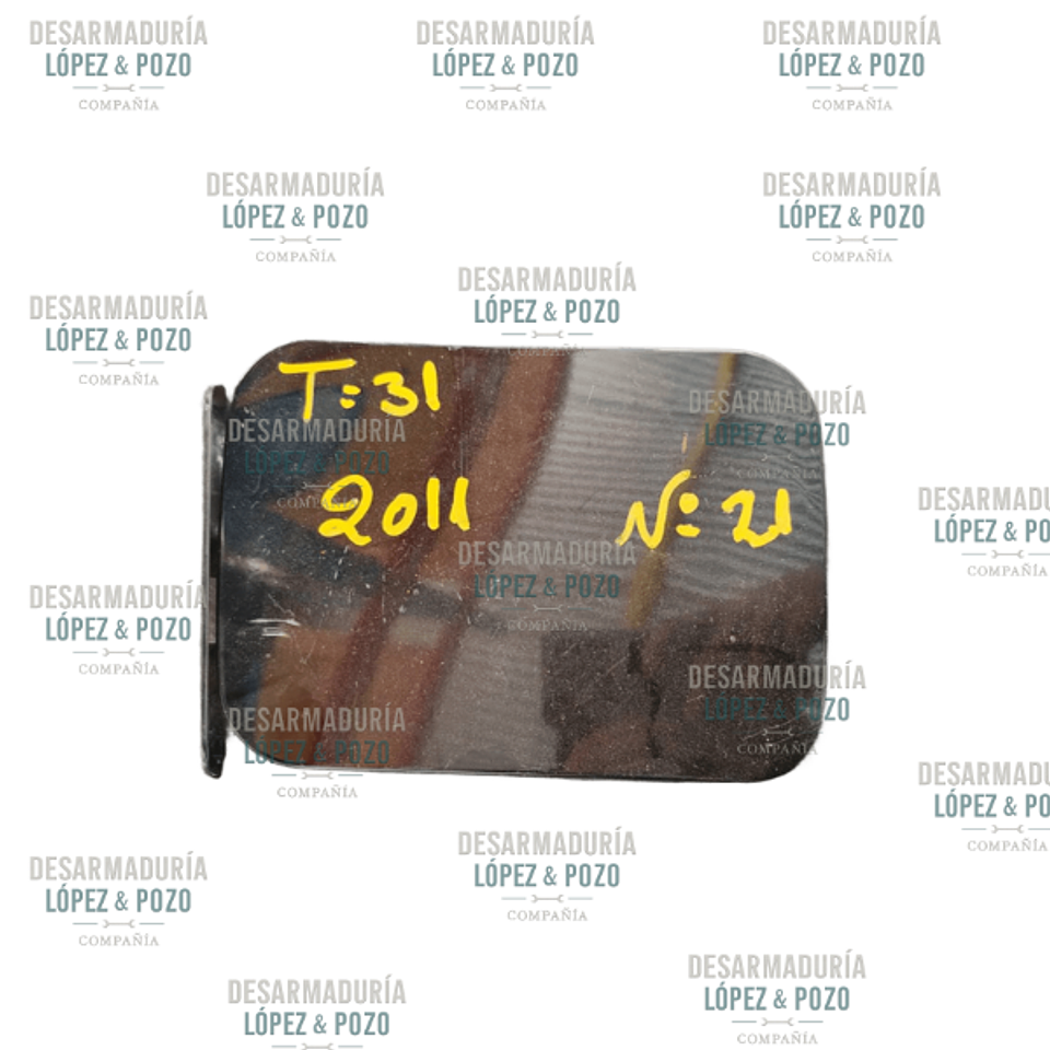 TAPA EXTERIOR DE BENCINA NISSAN XTRAIL T31 2019-2020 1