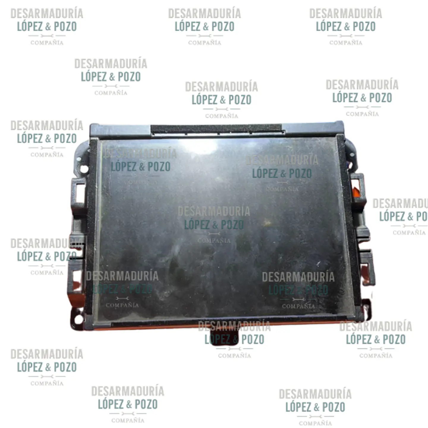 PANTALLA JEEP GRAND CHEROKEE LAREDO AÑO 2016 1