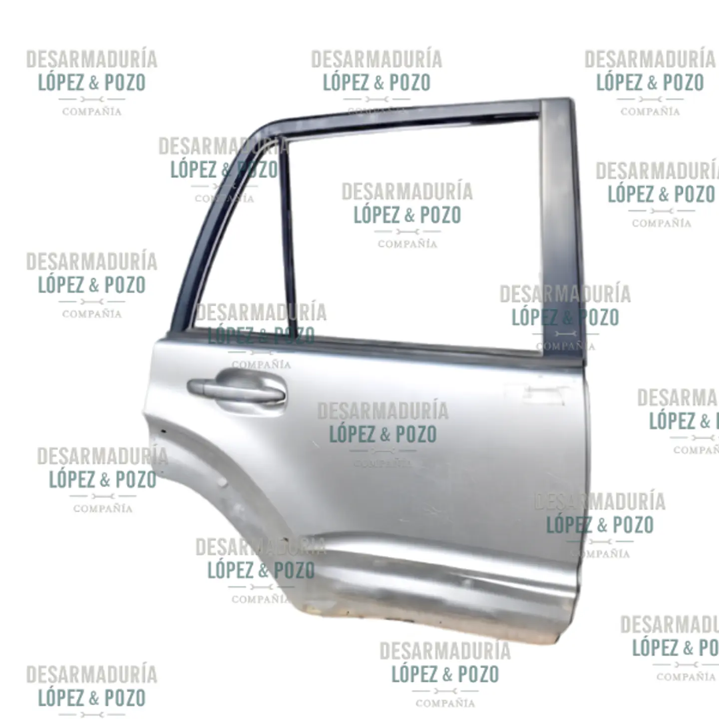 PUERTA TRASERA 4RUNNER 2004 - 2010 1