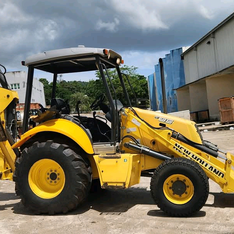 Botella Pata Estabilizadora New Holland B95  2