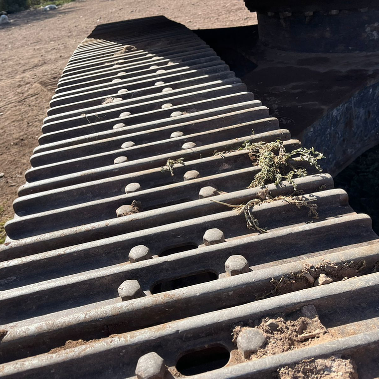 Excavadora JCB JS 220 LC En Desarme Con Sus Repuestos Originales Con Su Garantía. 15