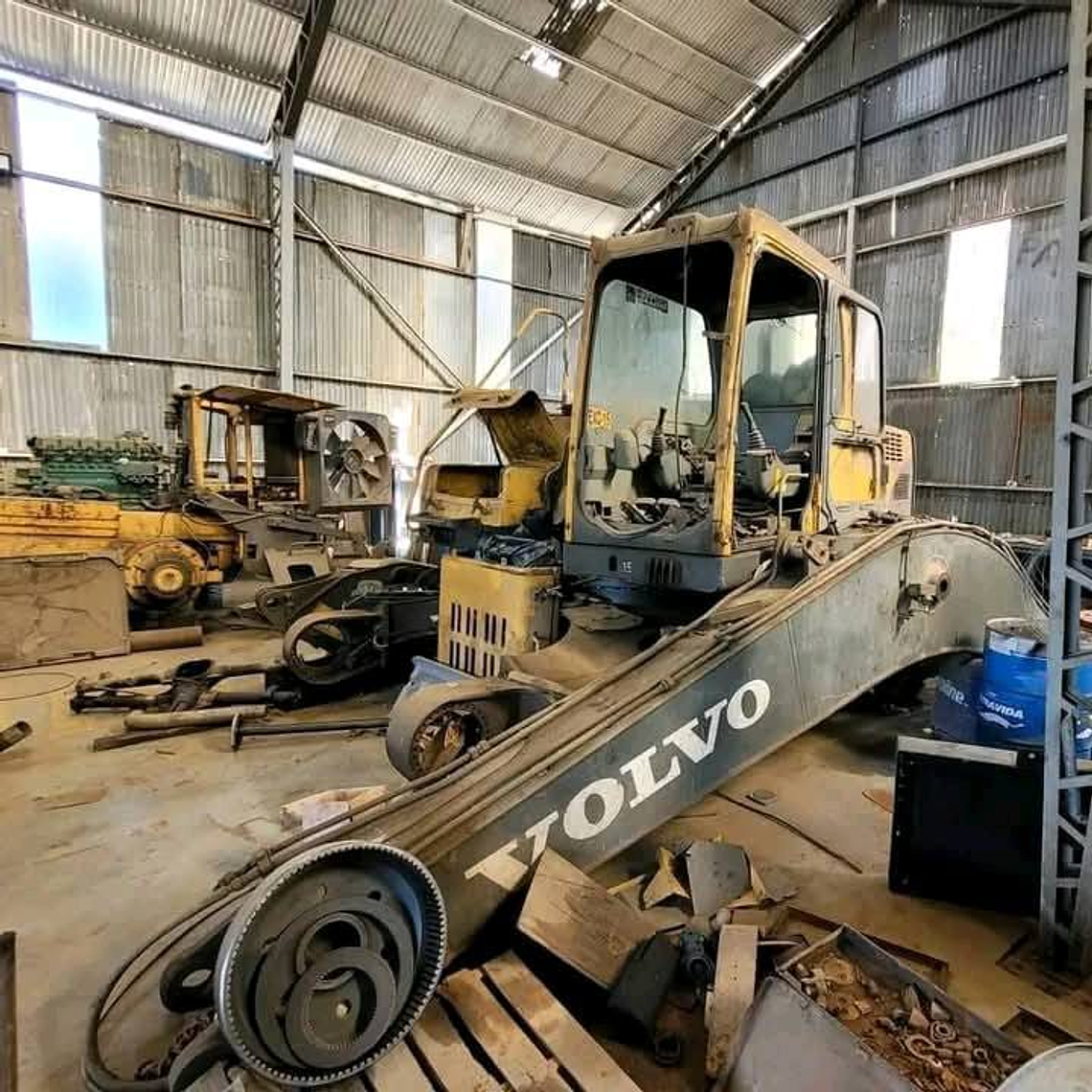 Volvo EC 210 B LC En Desarme Con Sus Repuestos Originales Con Su Garantía. 2