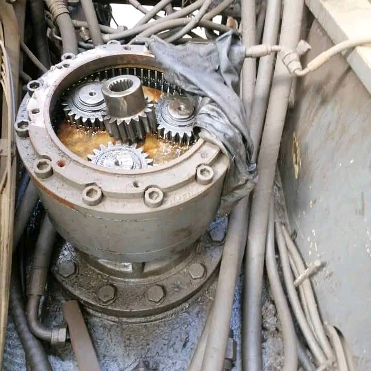 Volvo EC 210 B LC En Desarme Con Sus Repuestos Originales Con Su Garantía. 5