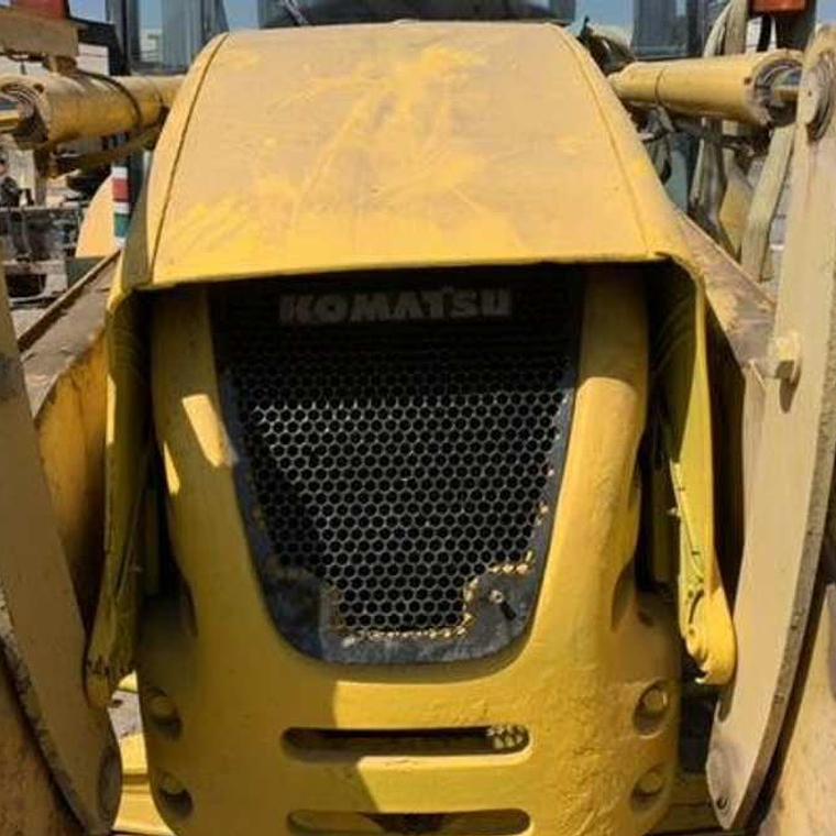 Maza Delantera Izquierda Retroexcavadora Komatsu WB146 1