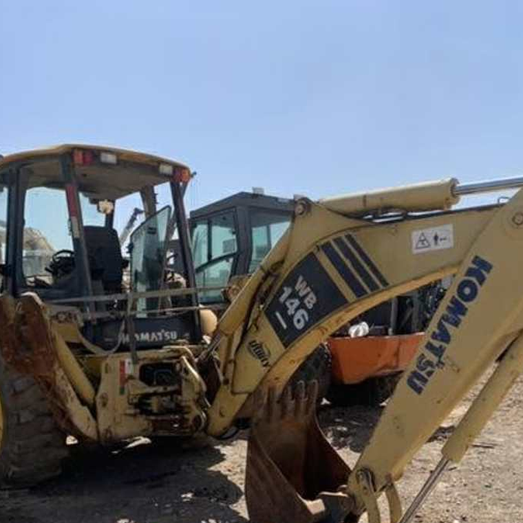 Maza Delantera Izquierda Retroexcavadora Komatsu WB146 3