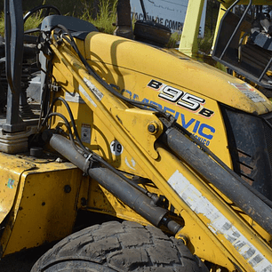 Pala Retroexcavadora New Holland B95B (2008) 
