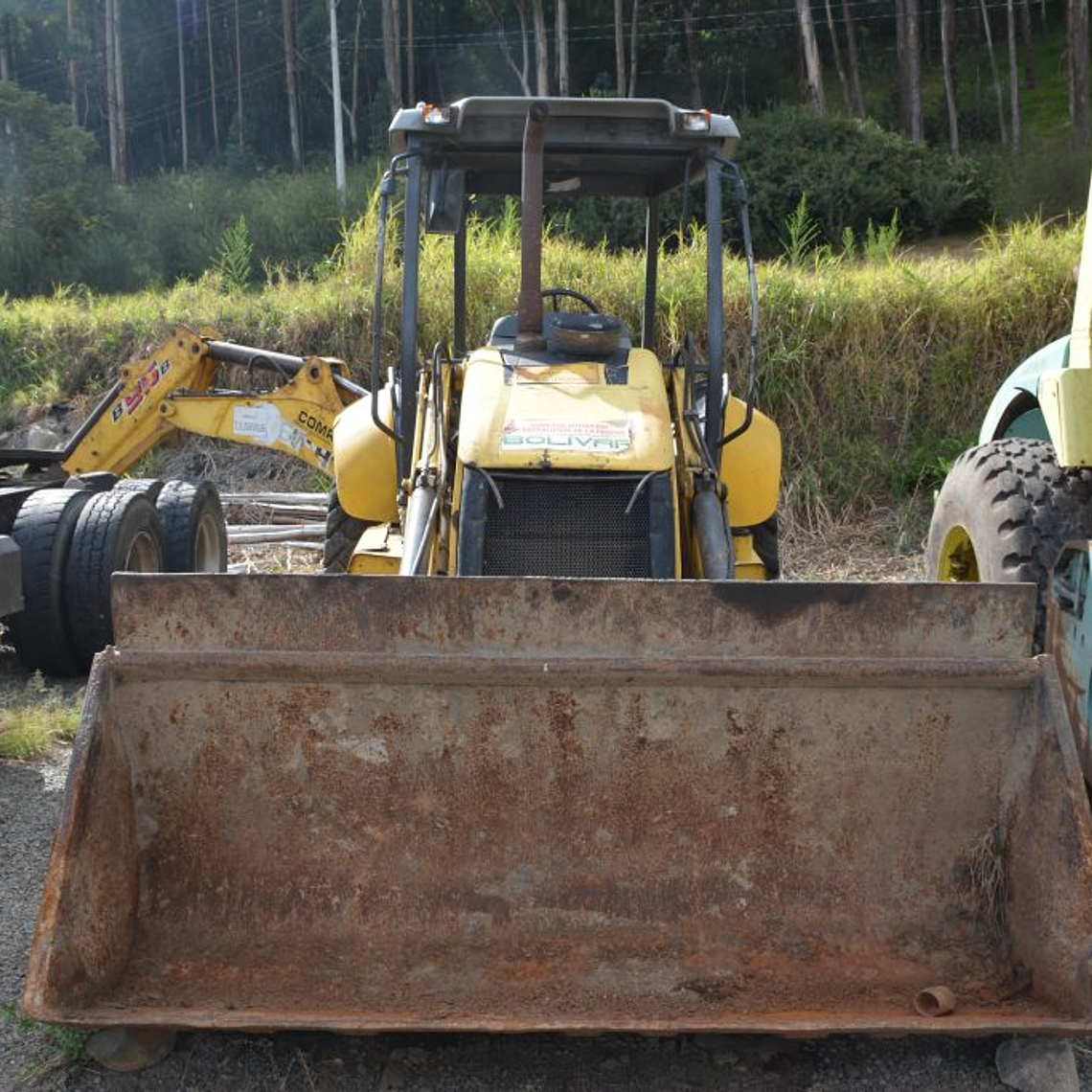 Pala Retroexcavadora New Holland B95B (2008)  3