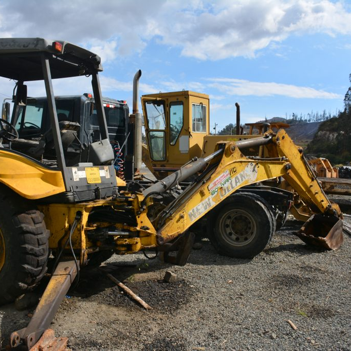 Pala Retroexcavadora New Holland B95B (2008)  4