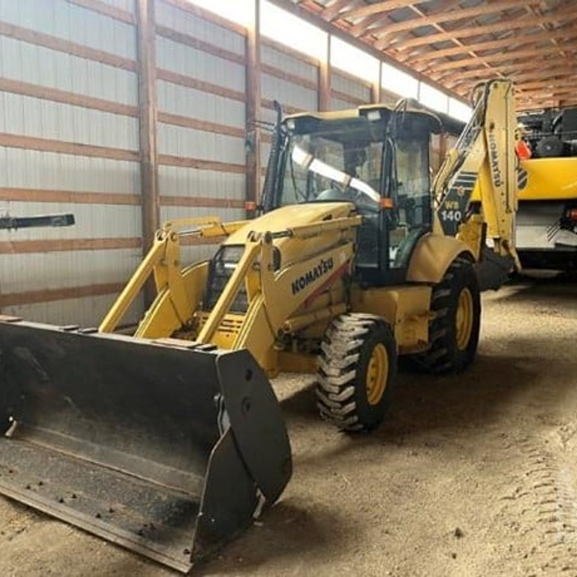 Bomba Inyectora Komatsu WB140-2N (2006) 4