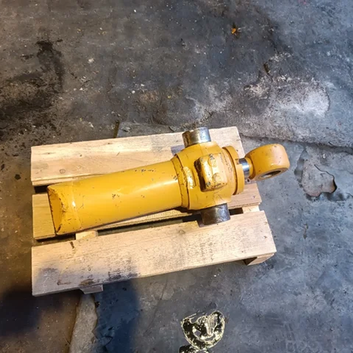 Botella de Giro Caterpillar 420E 2