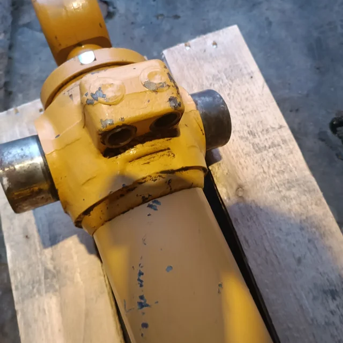 Botella de Giro Caterpillar 420E 4