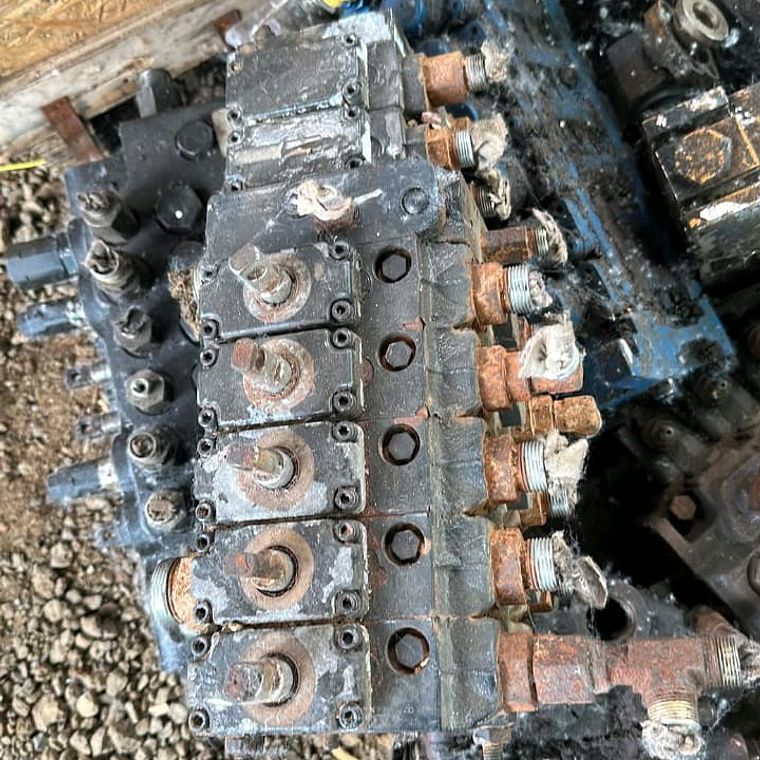 Caja de Válvula Trasera Retroexcavadora Caterpillar 416 3