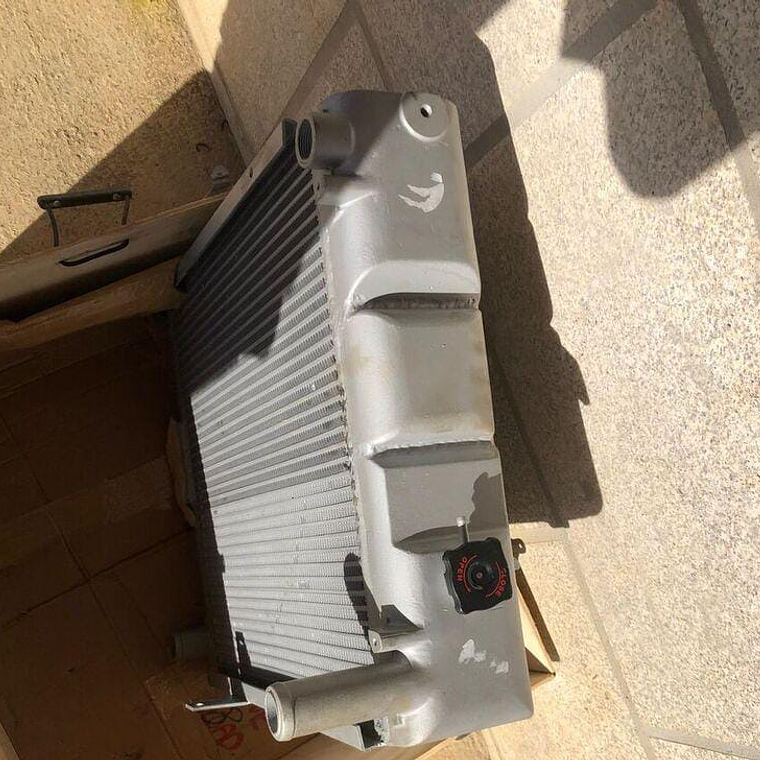 Radiador de Motor Retroexcavadora Komatsu WB140  1