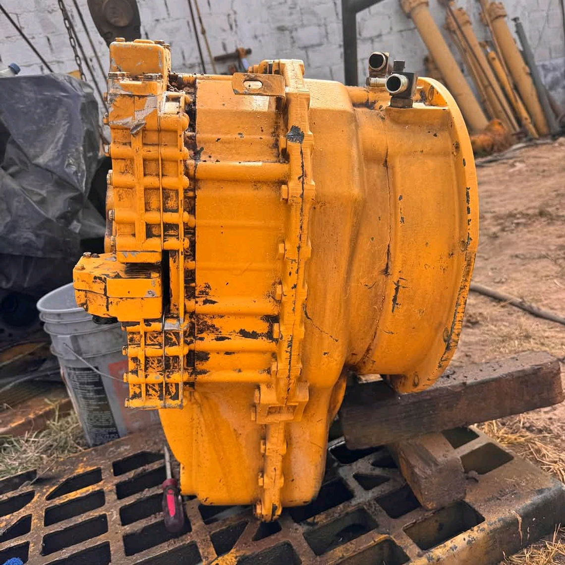 Transmisión 4x4 Retroexcavadora Jhon Deere 310G  3