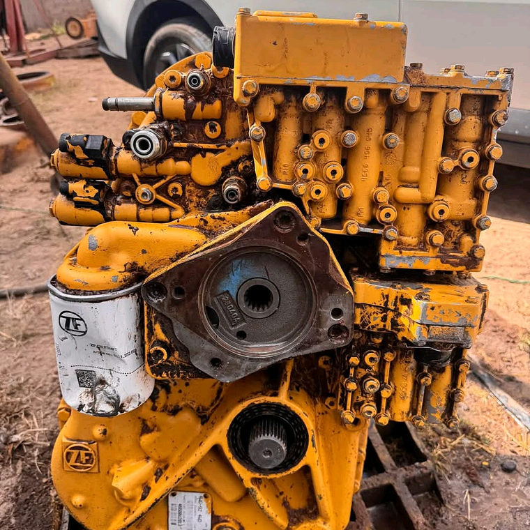 Transmisión 4x4 Retroexcavadora Jhon Deere 310G  4