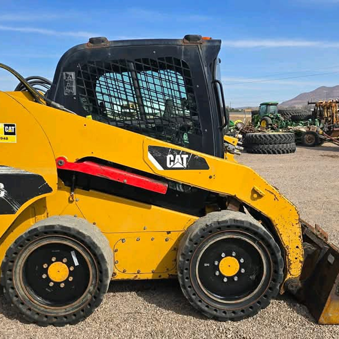 Cabina Minicargador Caterpillar 246C 5