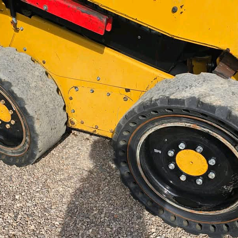 Cabina Minicargador Caterpillar 246C 9