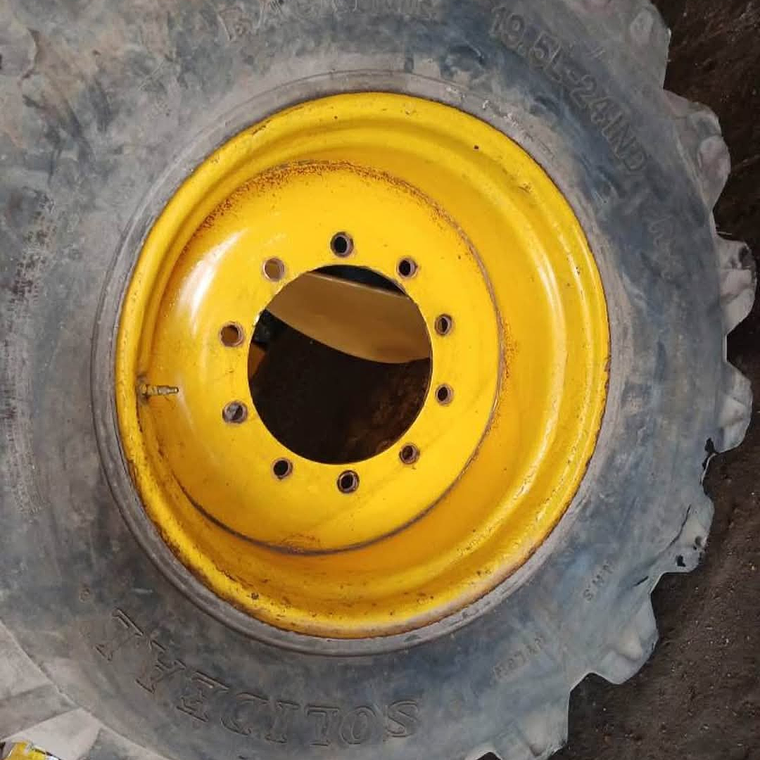 Rueda Trasera New Holland B90B 2