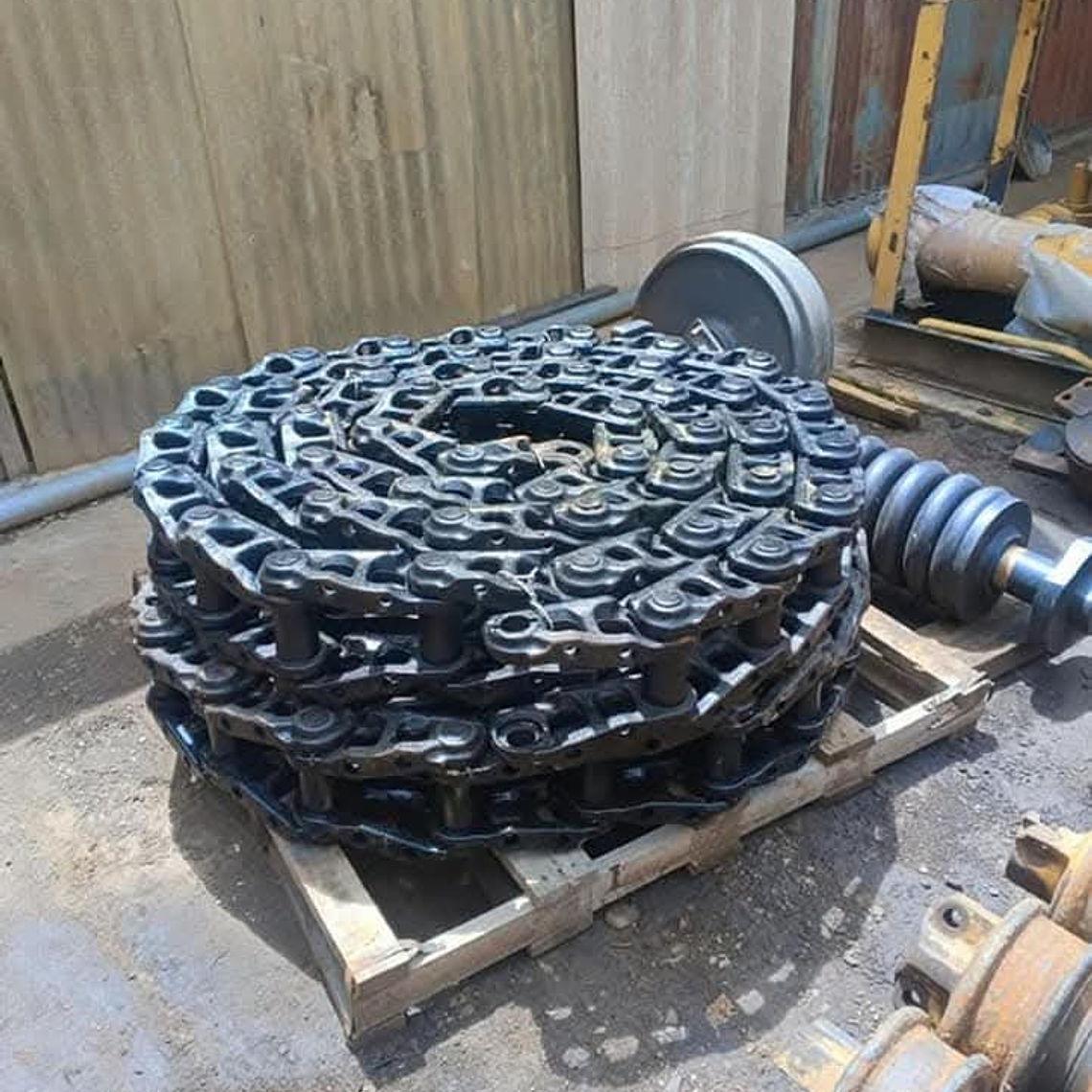 Cadena 49 Eslabones Caterpillar 320BL 4