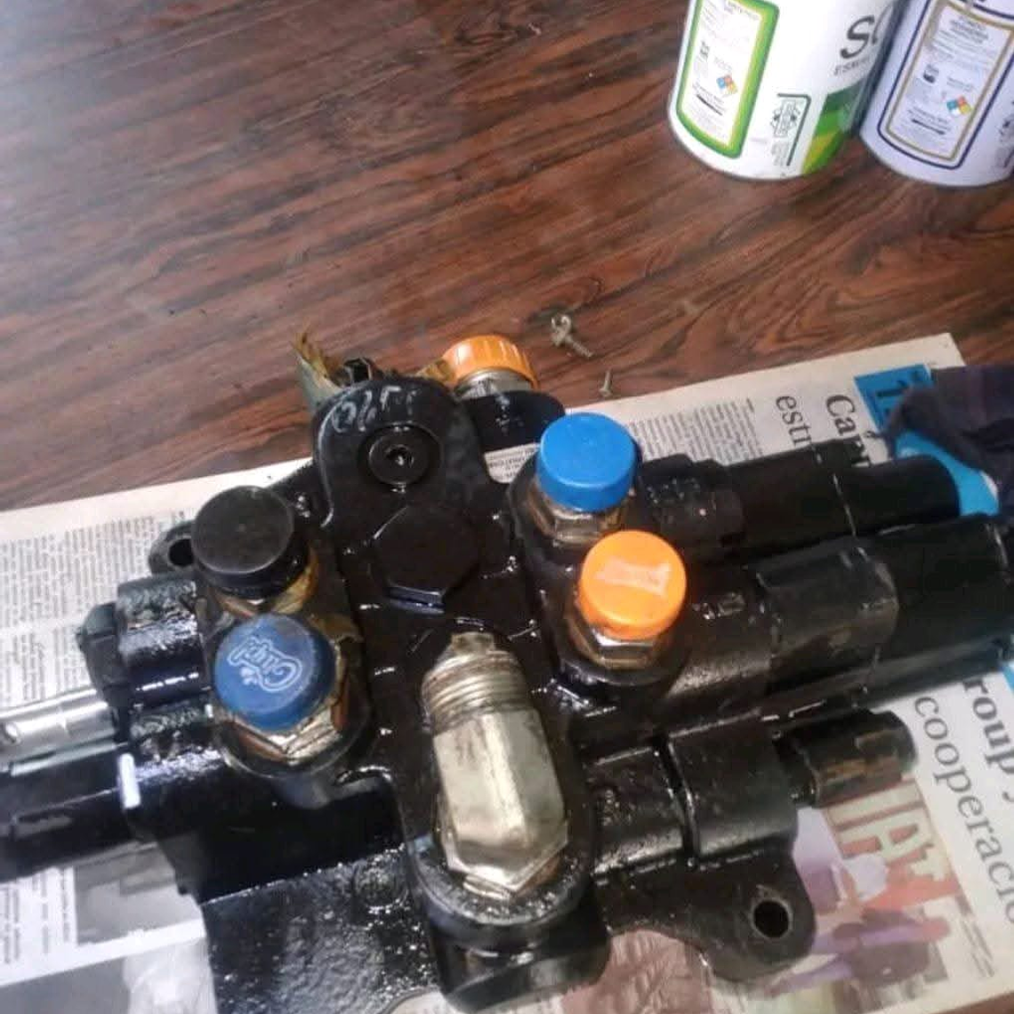 Cajas de Válvulas Case 580M 1