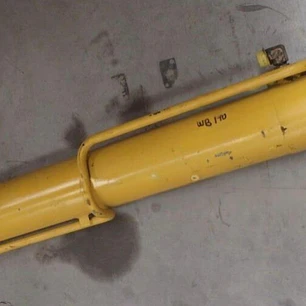 Botella Hidráulica Komatsu WB140