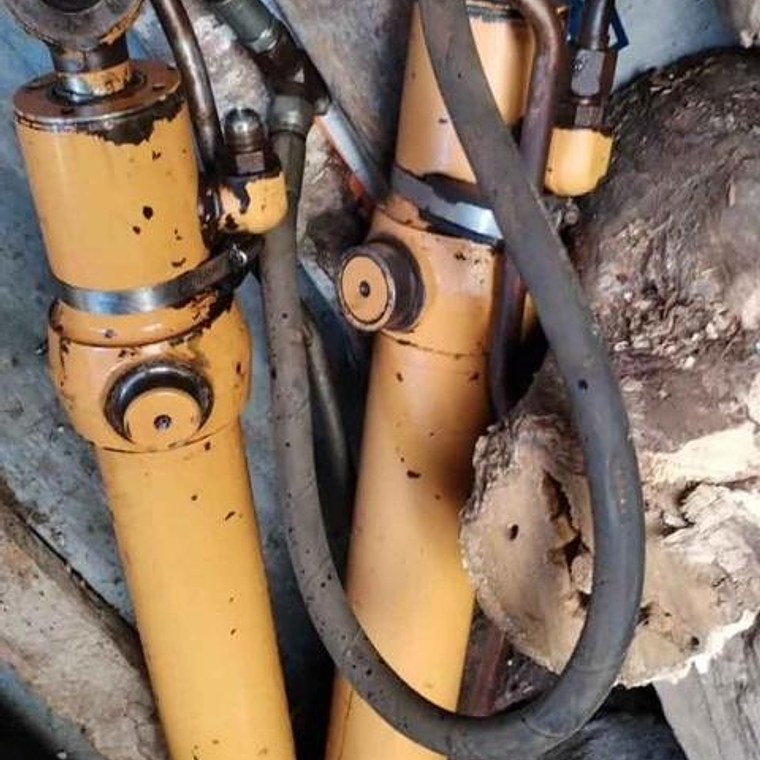 Botellas Hidráulicas Case 580 1